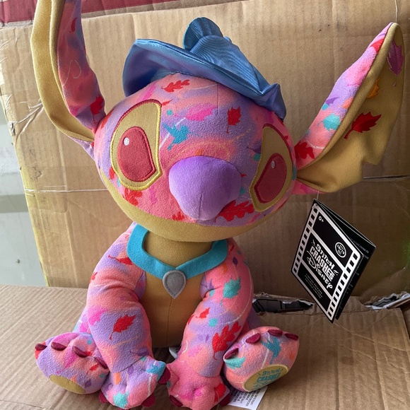 Disney stitch crashes Pocahontas plush - Picture 1 of 2